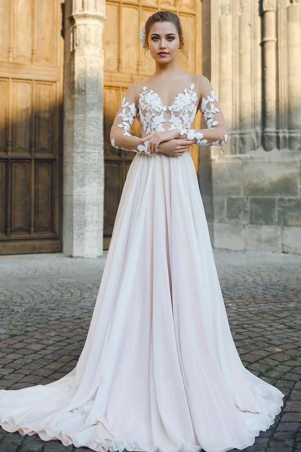 Vestido de novia de manga larga con ilusión de barco y apliques de gasa en forma de A
